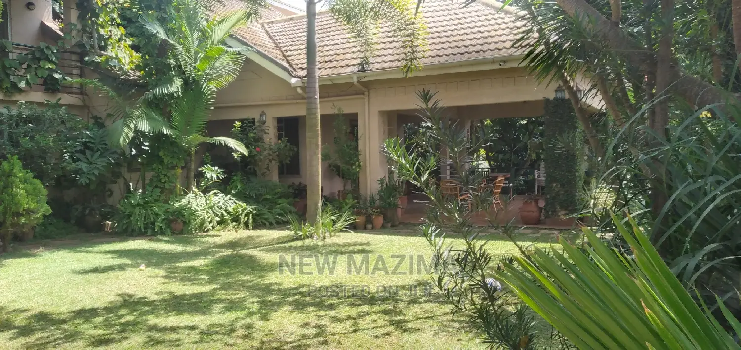 5bdrm Maisonette in Munyonyo Heights, Division a for Sale