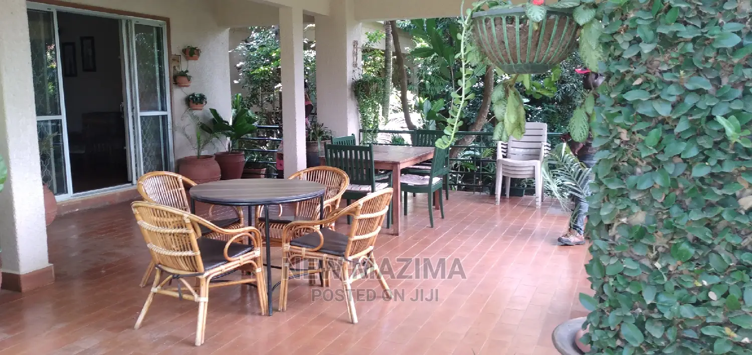 5bdrm Maisonette in Munyonyo Heights, Division a for Sale