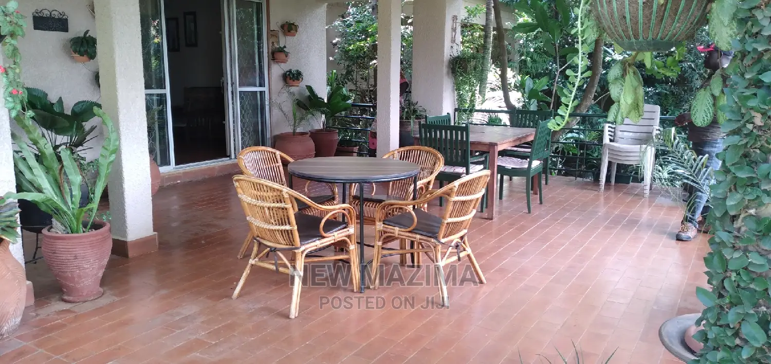 5bdrm Maisonette in Munyonyo Heights, Division a for Sale