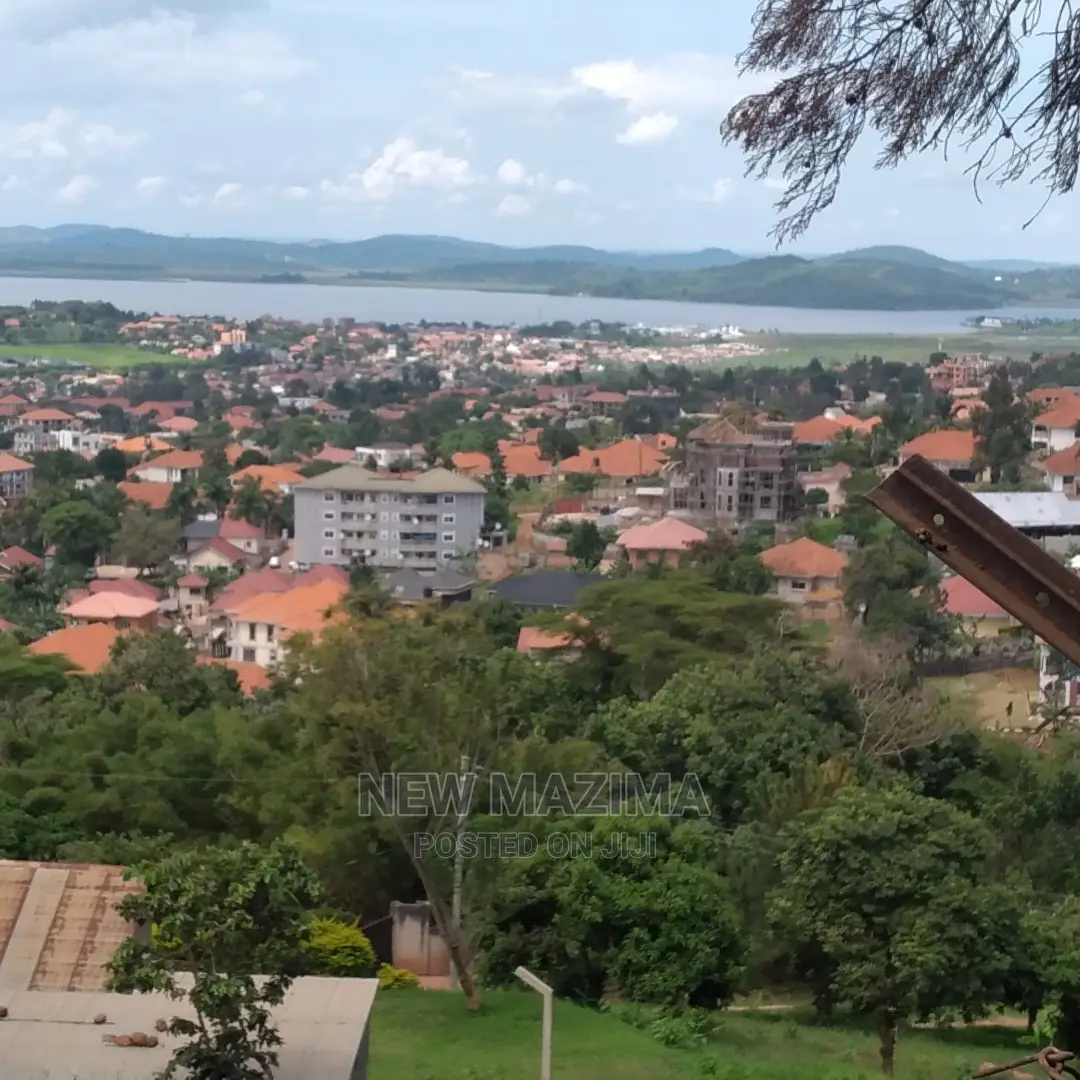 30 Decimals Over Looking Into the Lake Quicksale in Buziga