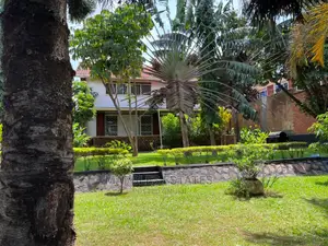 5bdrm Duplex in Bugolobi, Central Division for Rent