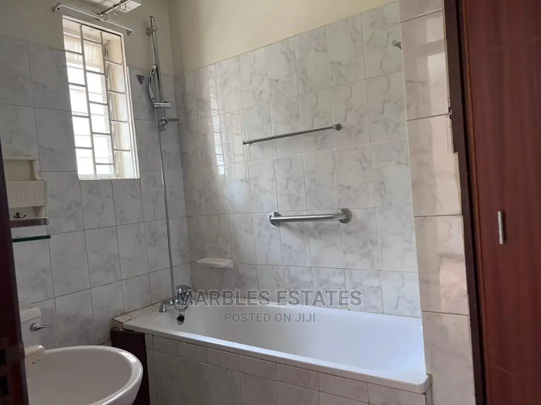 5bdrm Duplex in Bugolobi, Central Division for Rent