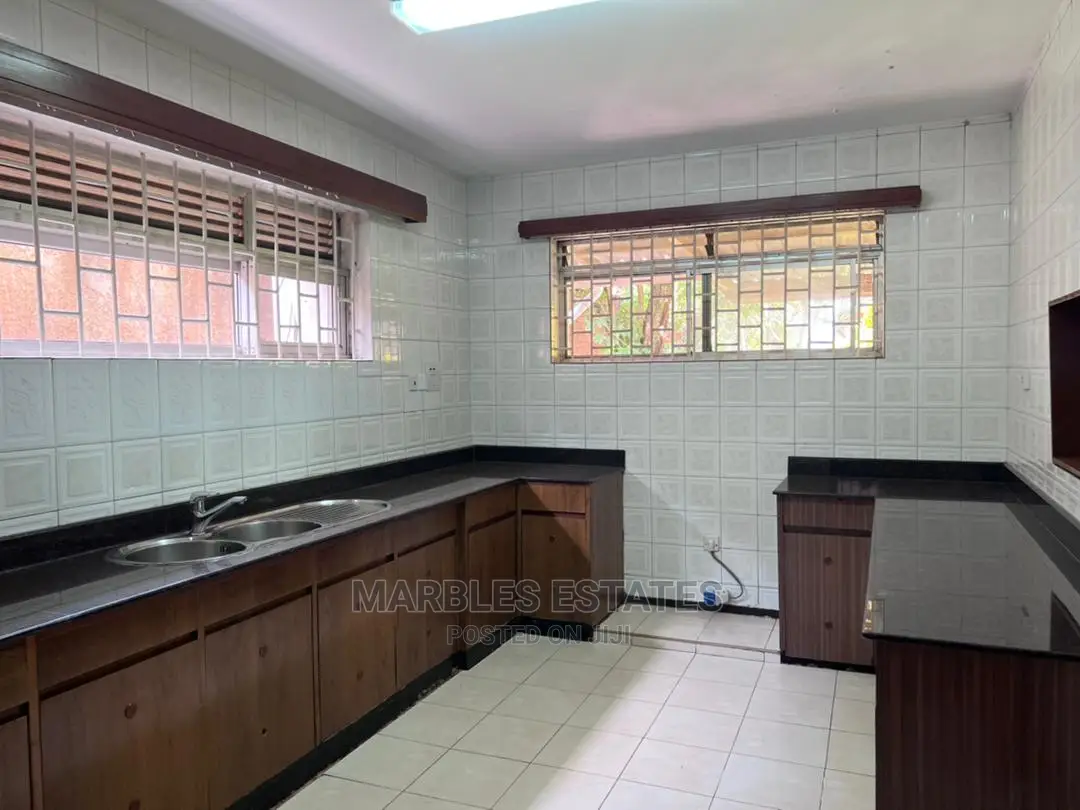 5bdrm Duplex in Bugolobi, Central Division for Rent