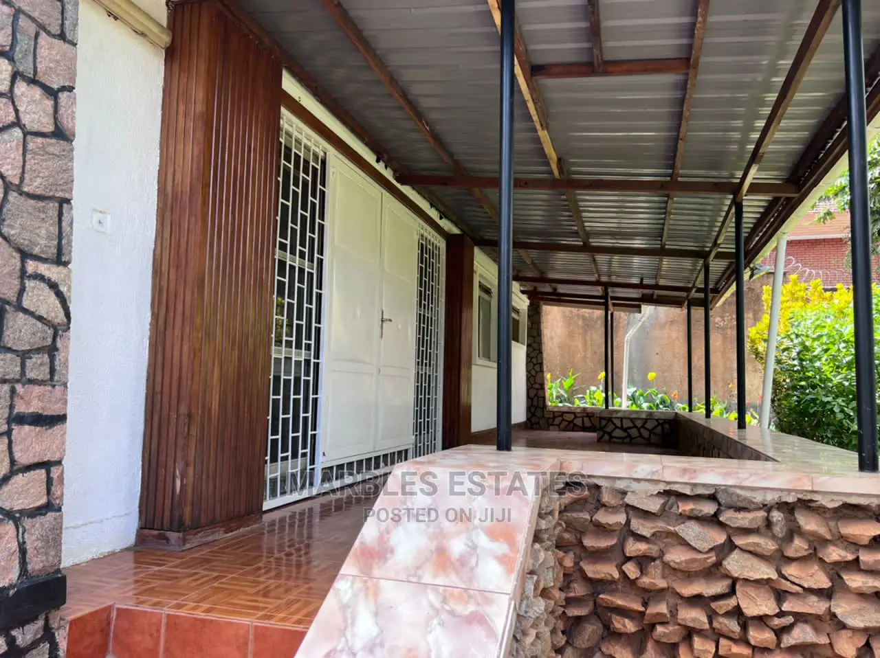 5bdrm Duplex in Bugolobi, Central Division for Rent