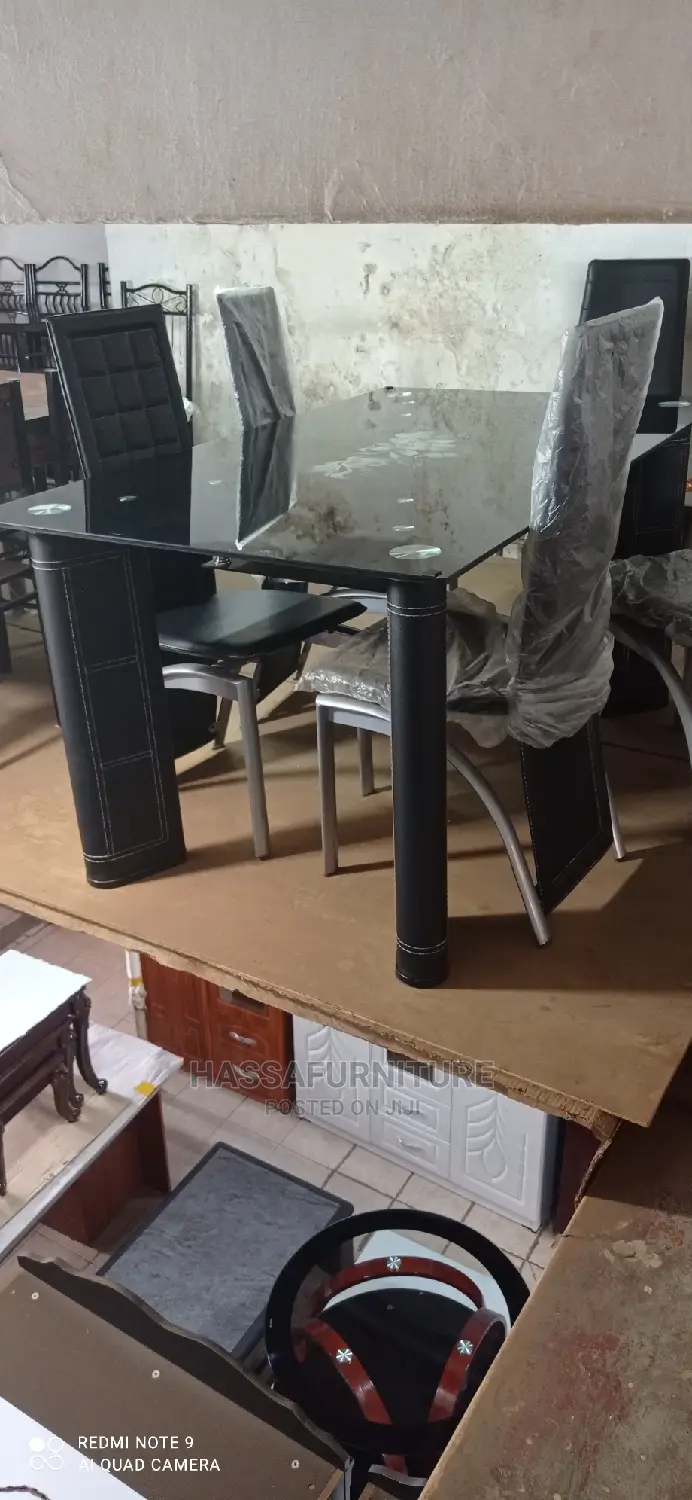 4seaters Dinner Table