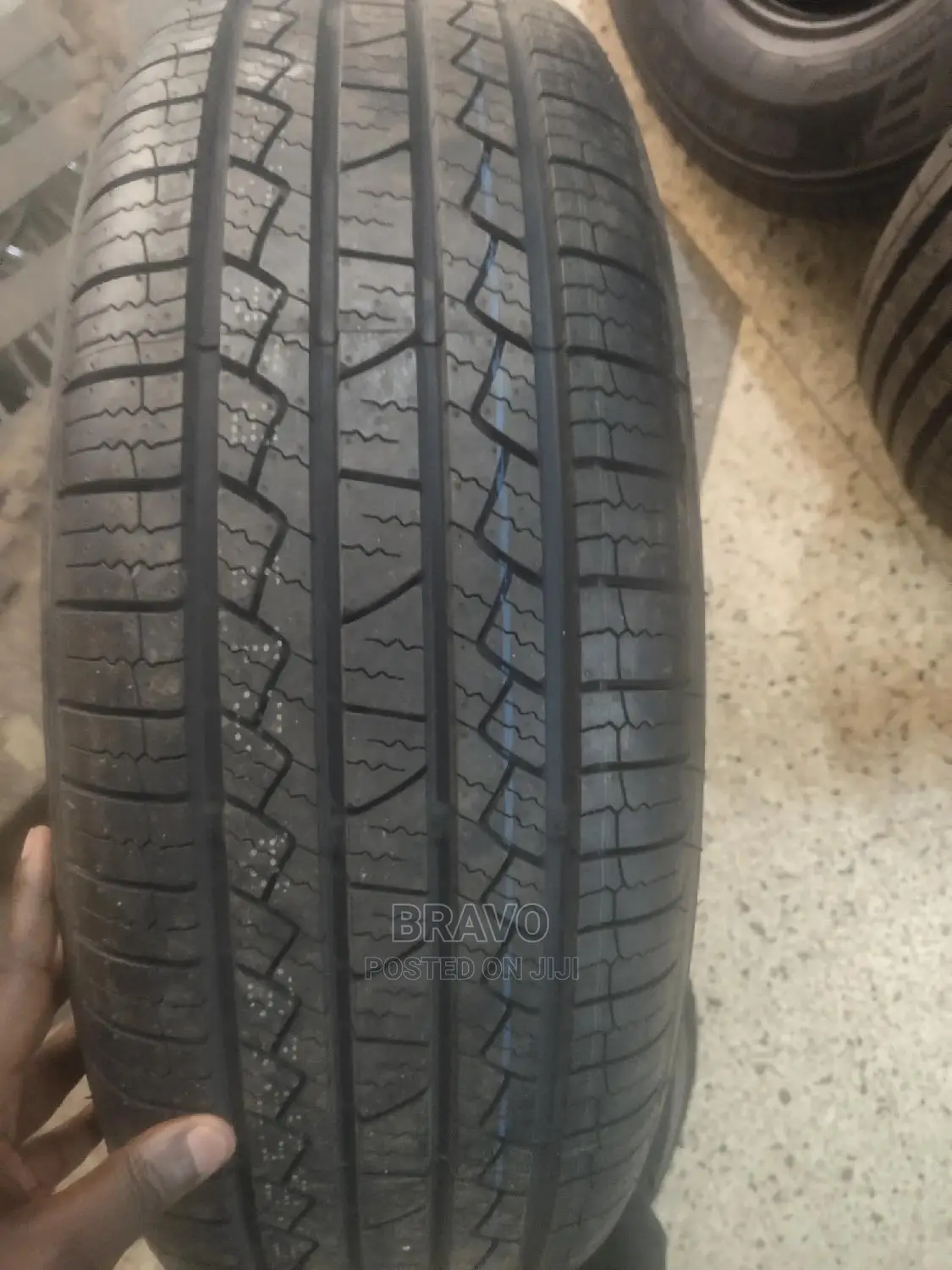 215/65r16 Hillo