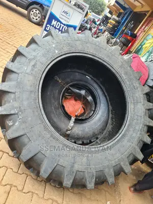 18.4r38 Heavy Duty Tires