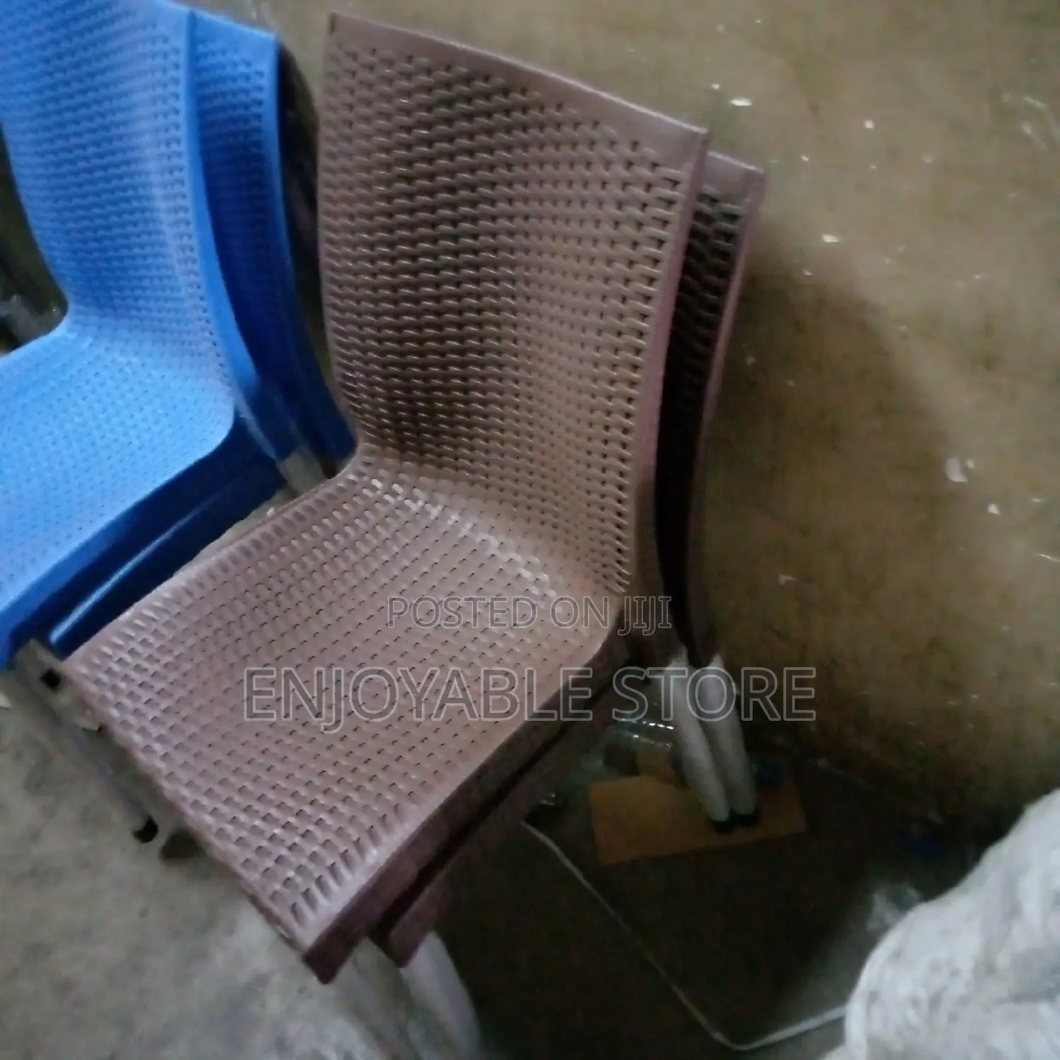 Plastic Strong Crown Chair
