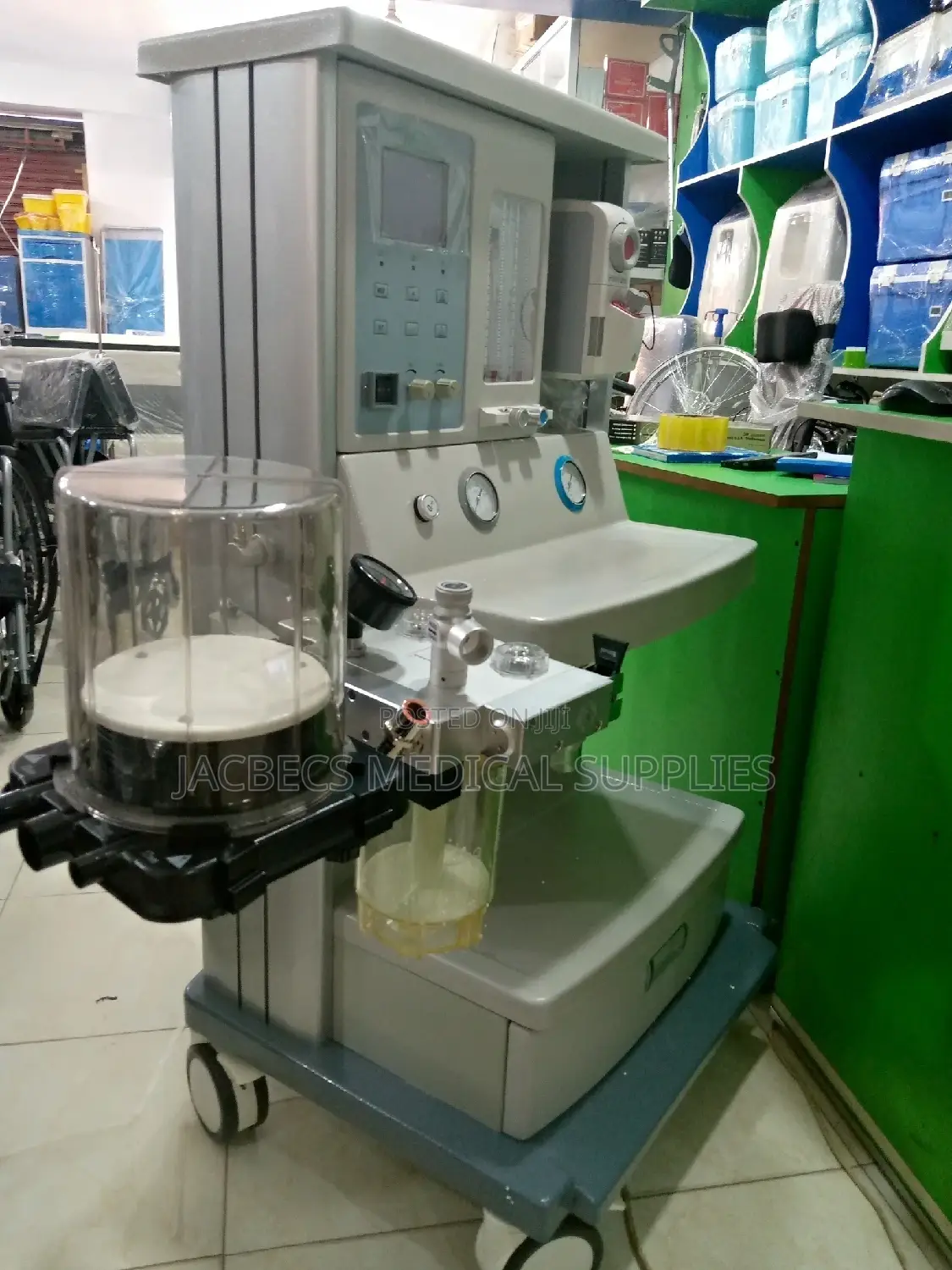 Anaesthesia Machine With Single Vaporizer