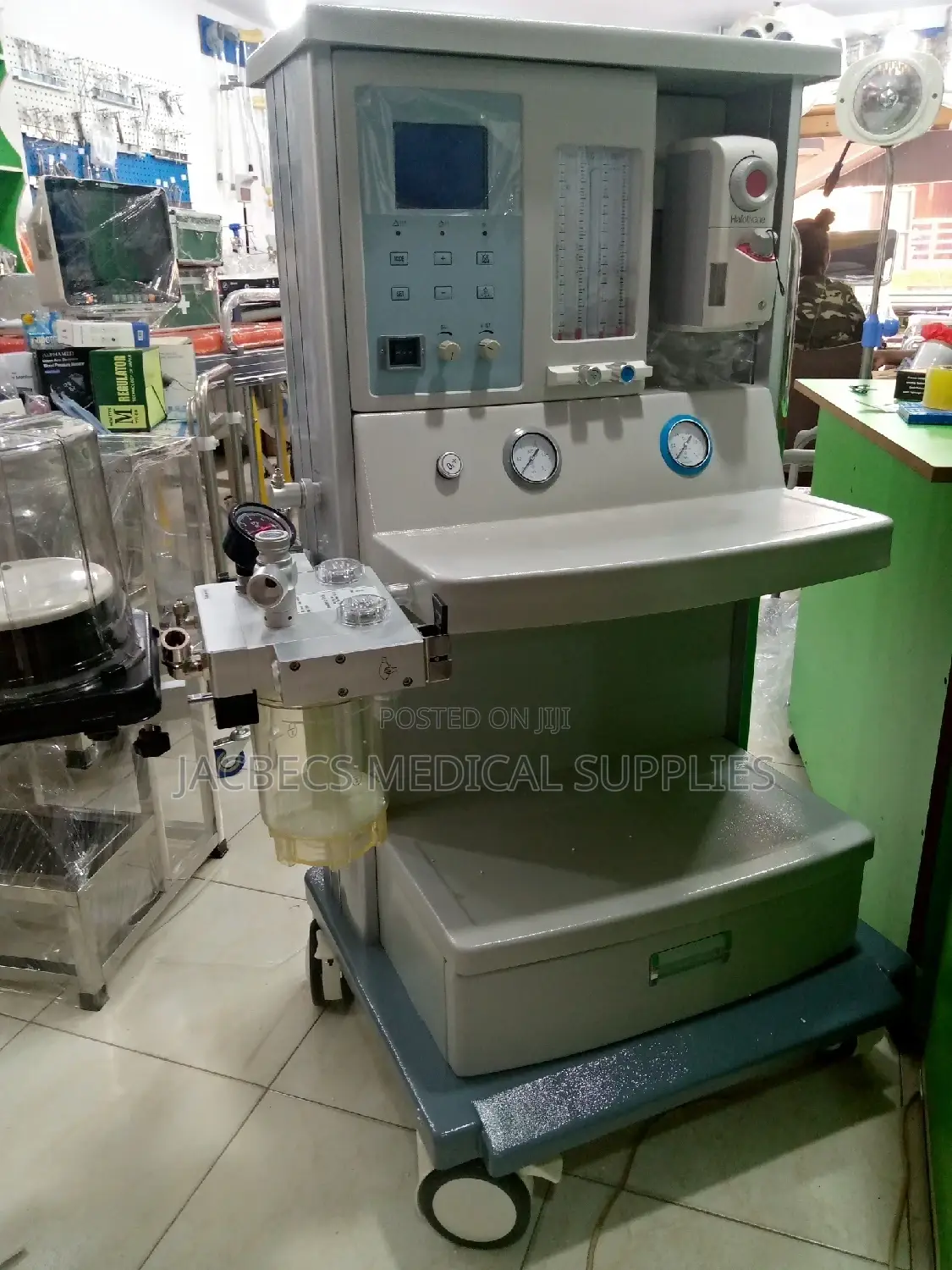 Anaesthesia Machine With Single Vaporizer