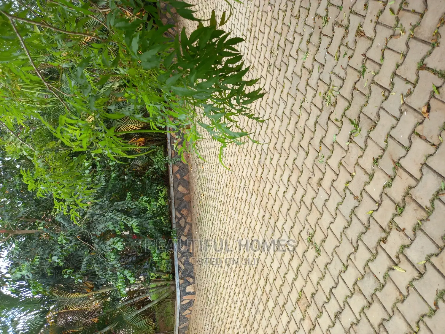 Furnished 4bdrm Bungalow in Kira Wealthy Estate for Sale