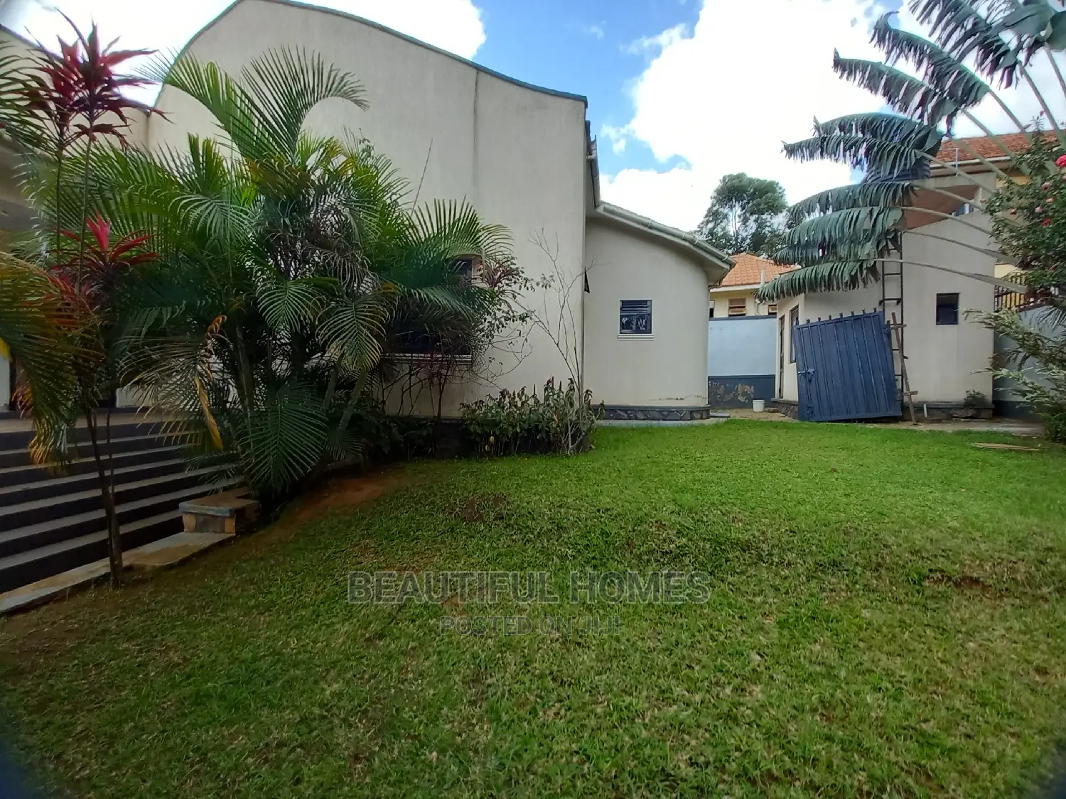 Furnished 4bdrm Bungalow in Kira Prime for Sale