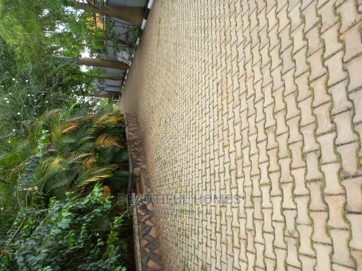 Furnished 4bdrm Bungalow in Kira Prime for Sale