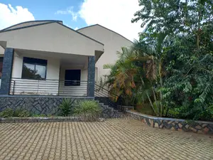Furnished 4bdrm House in Kira Executive for Sale