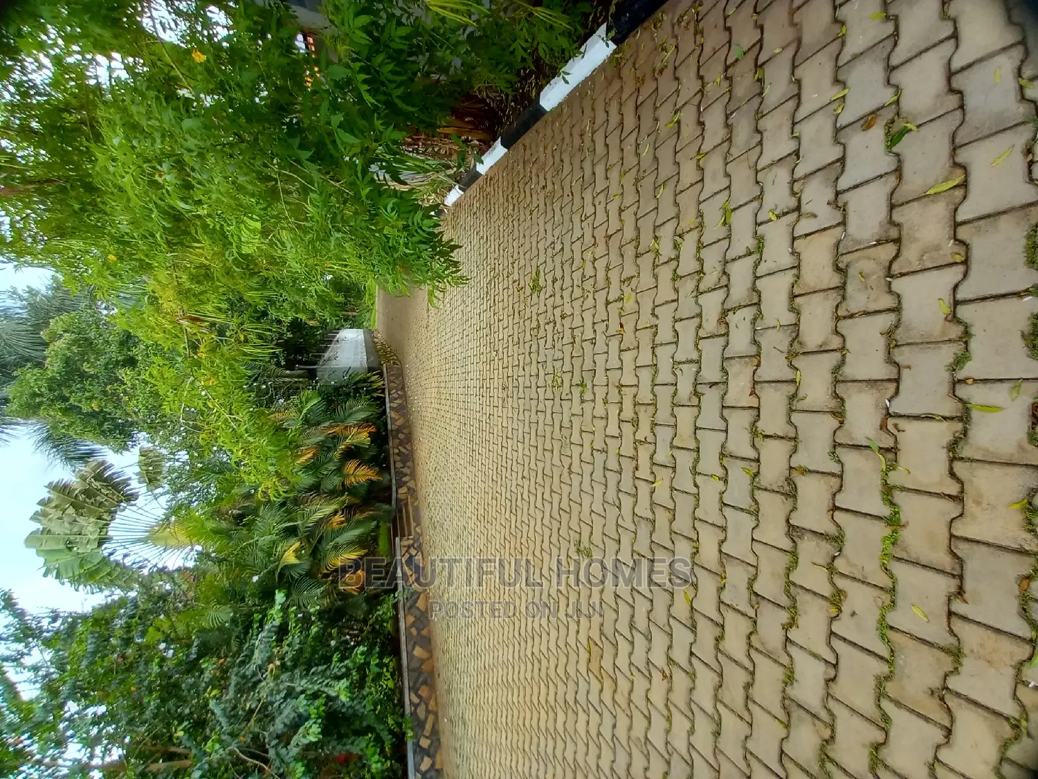 Furnished 4bdrm House in Kira Executive for Sale