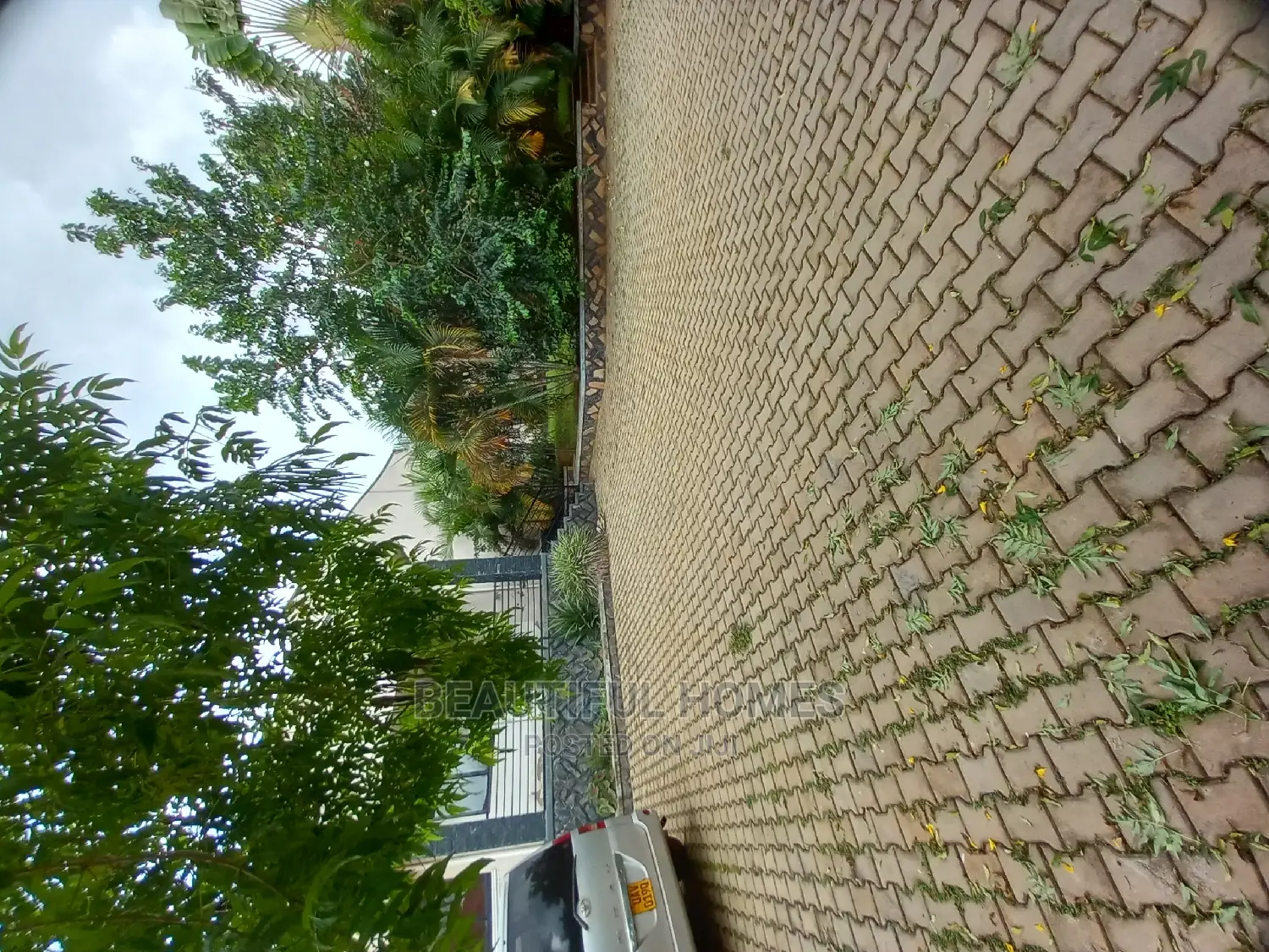 Furnished 4bdrm Bungalow in Kira for Sale