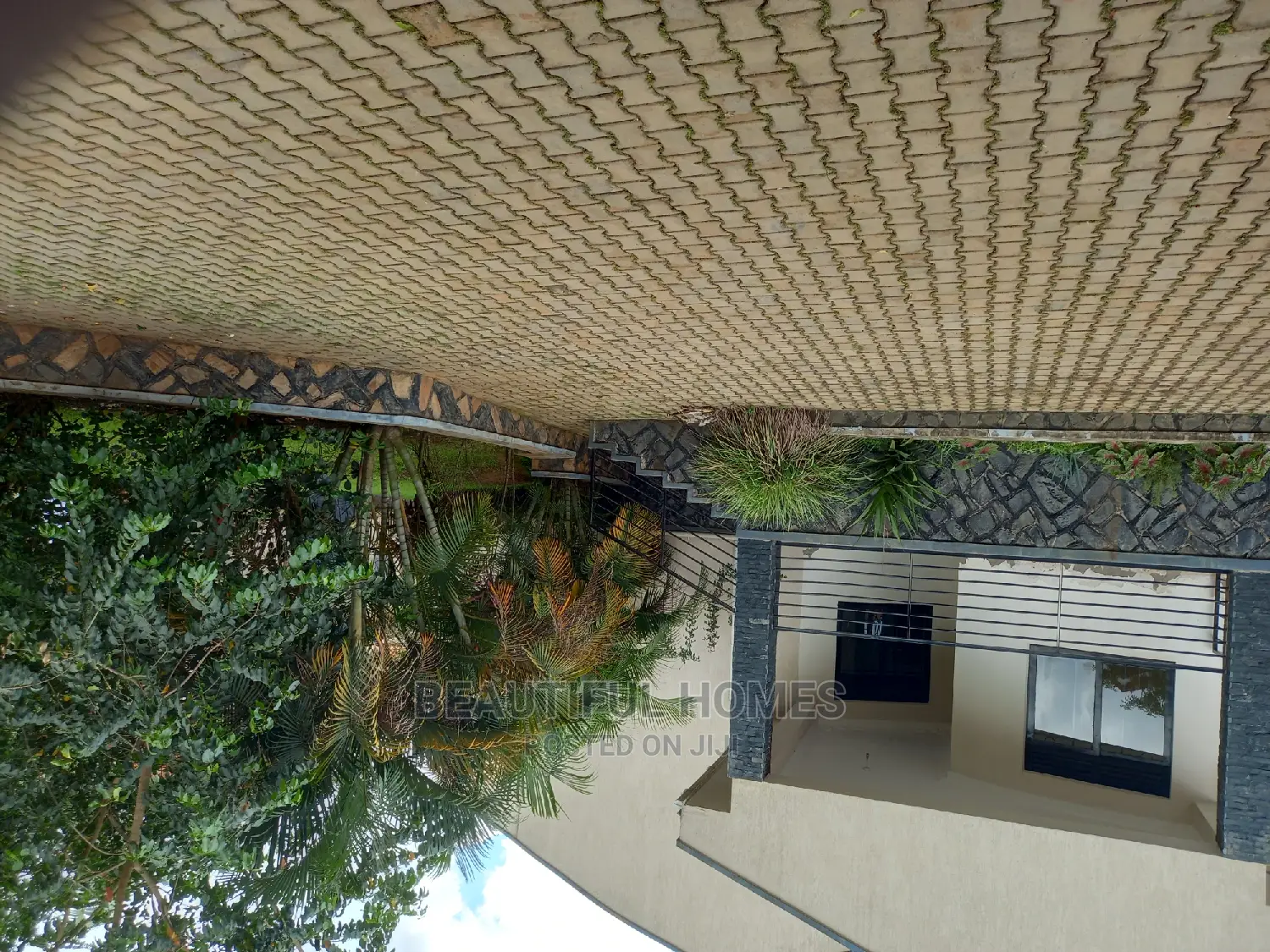 Furnished 4bdrm Bungalow in Kira for Sale