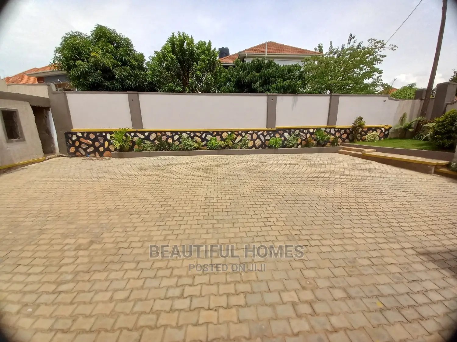 Furnished 4bdrm House in Kira Wealthy Estate for Sale