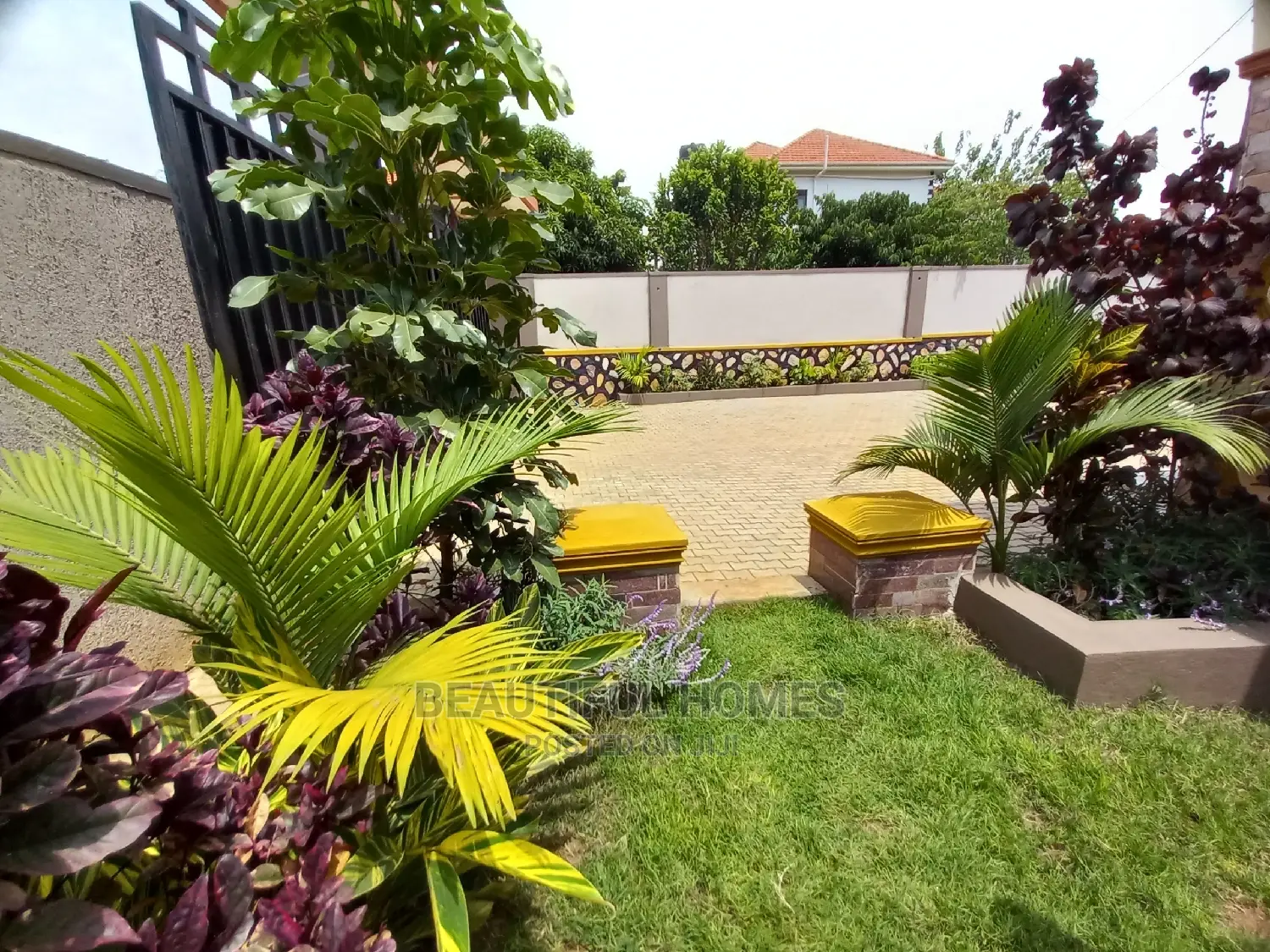 Furnished 4bdrm House in Kira Wealthy Estate for Sale