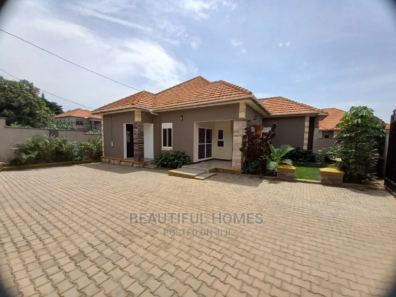 Furnished 4bdrm Bungalow in Kira Ministers for Sale