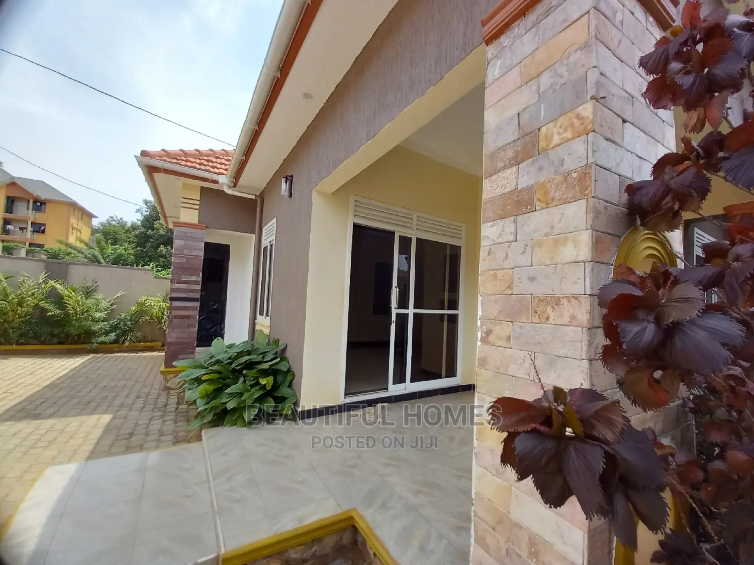 Furnished 4bdrm Bungalow in Kira Ministers for Sale
