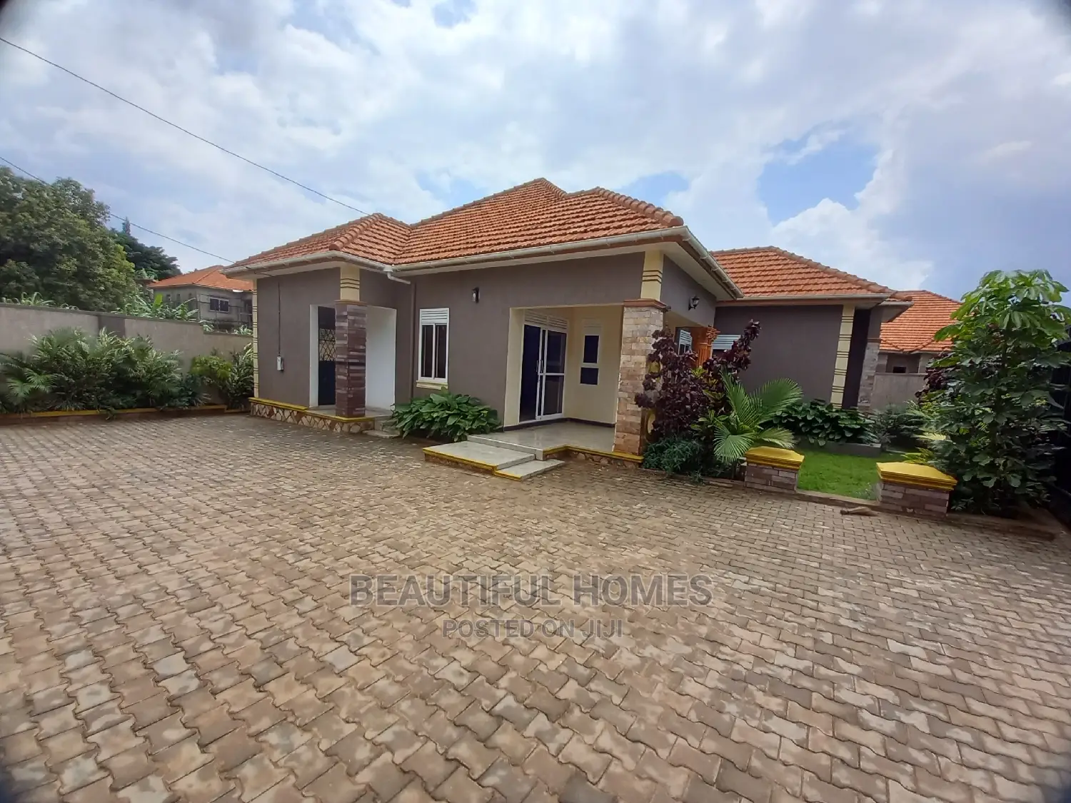 Furnished 4bdrm House in Kira Tarmacked for Sale