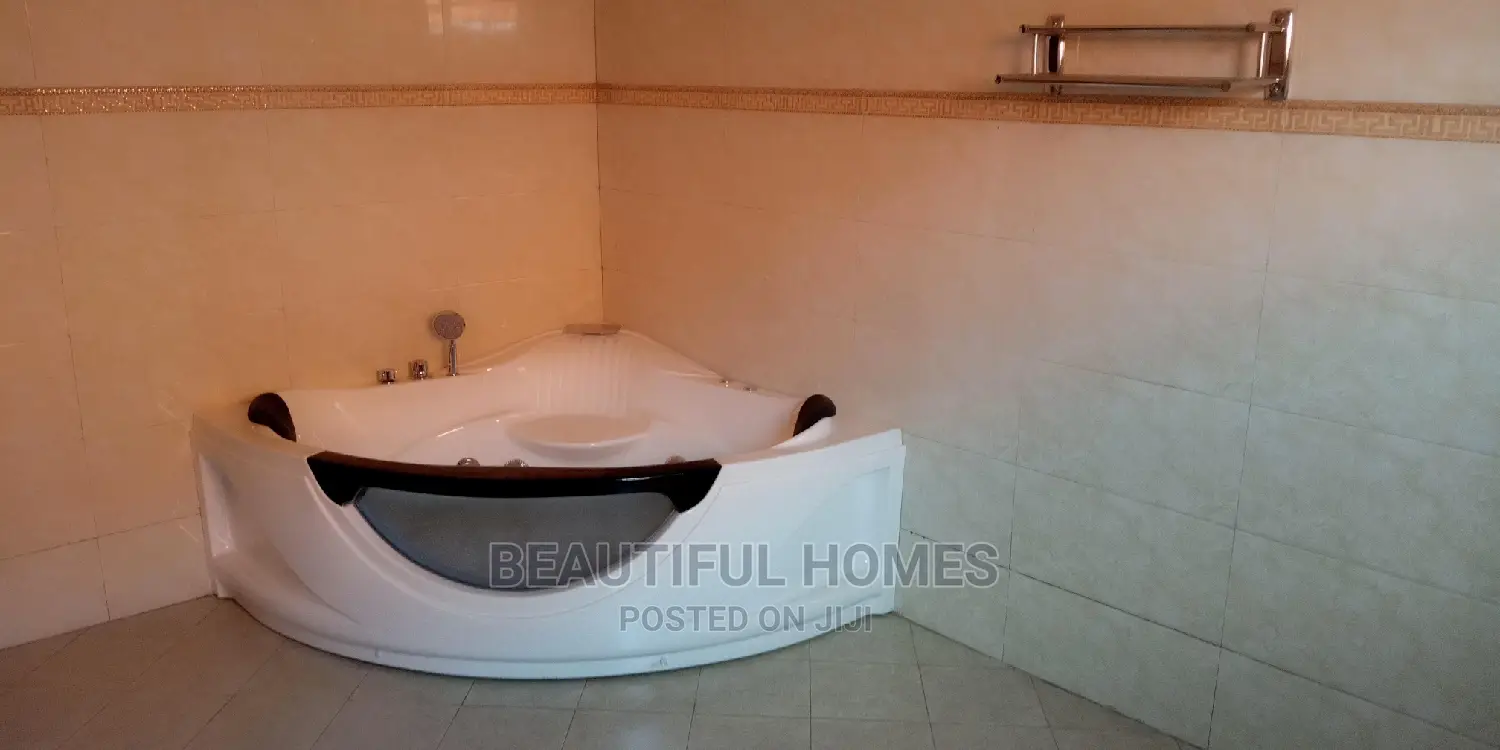 Furnished 4bdrm House in Kira Tarmacked for Sale