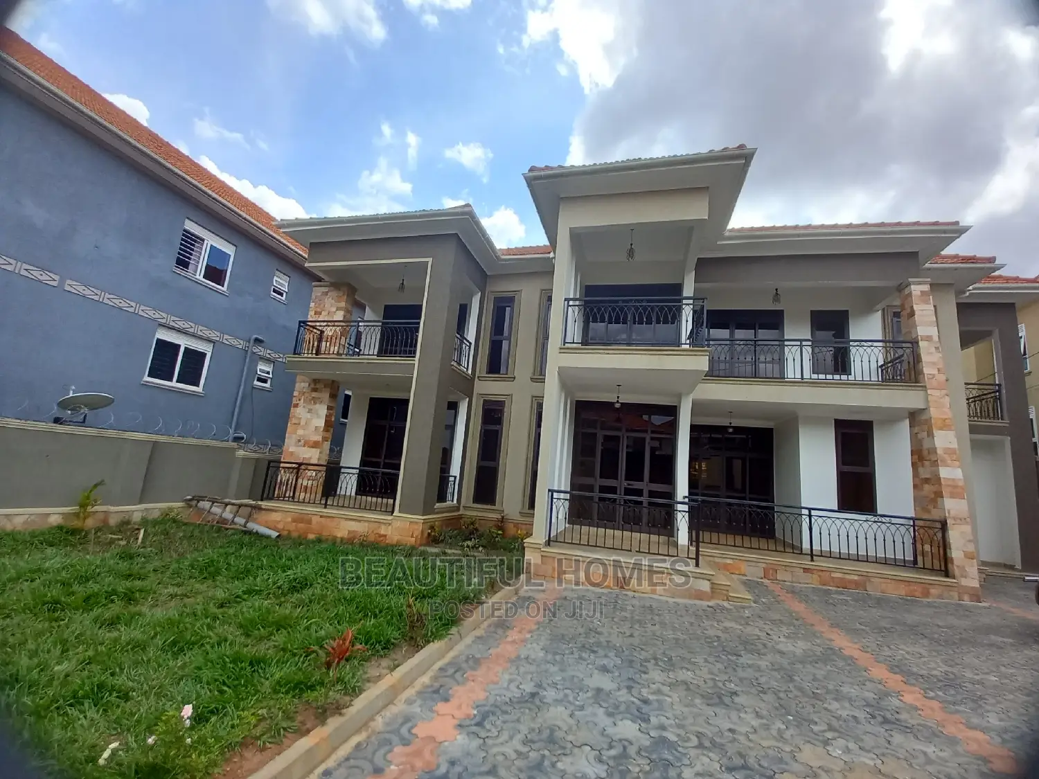 Furnished 7bdrm Mansion in Najjera Mansions, Central Division for Sale