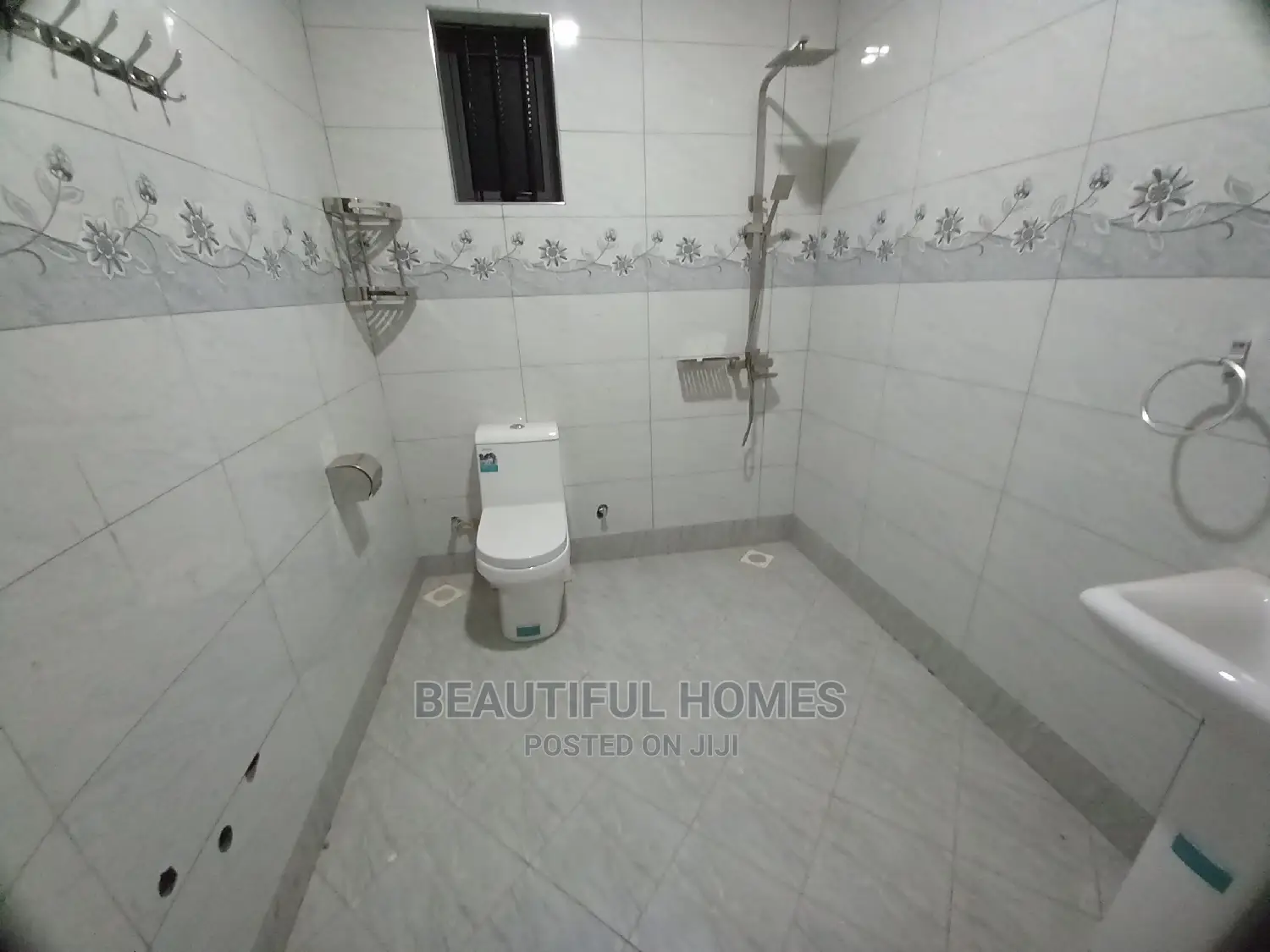 Furnished 4bdrm Duplex in Kira Tarmacked for Sale