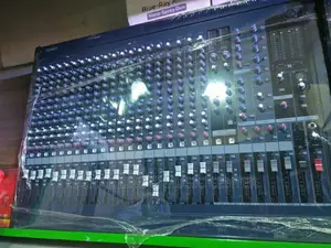 Yamaha Mg24 /14fx Live Mixer 4channels