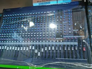 Yamaha Mg24 /14fx Live Mixer 4channels