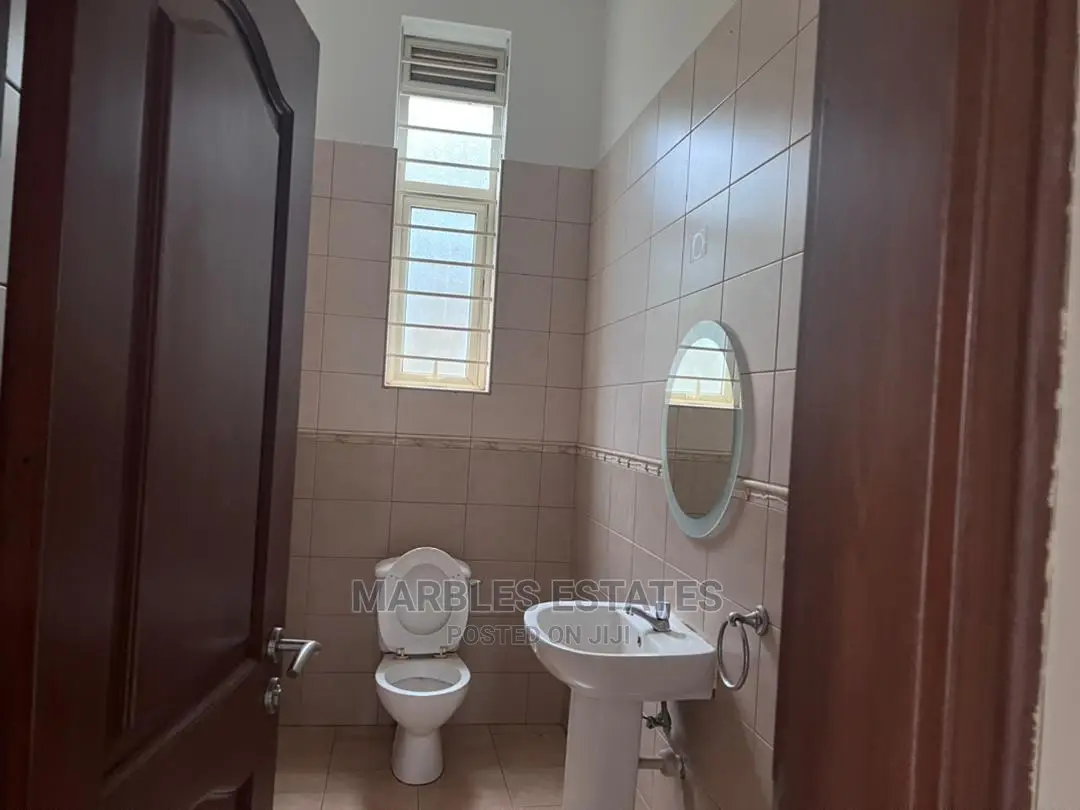 5bdrm House in Mutungo, Central Division for Rent