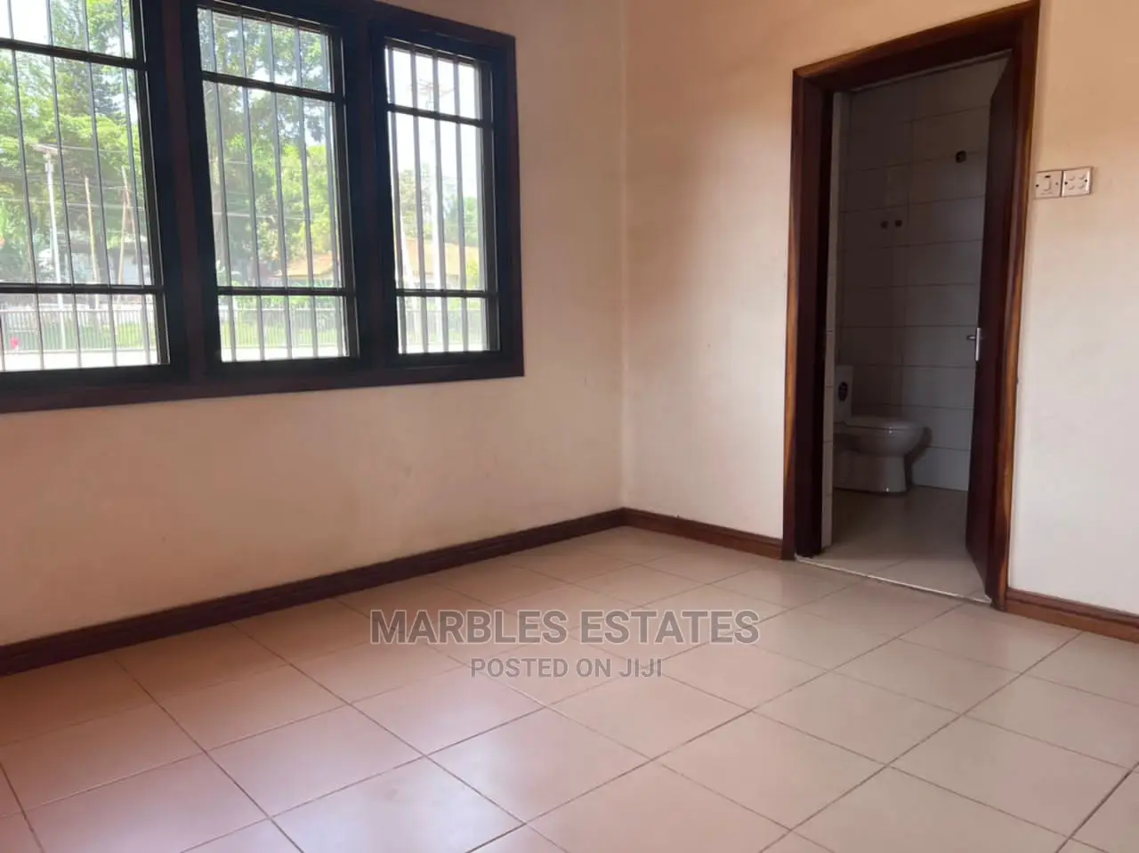 6bdrm Bungalow in Bugoloobi, Central Division for Rent
