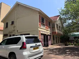 6bdrm Bungalow in Bugoloobi, Central Division for Rent