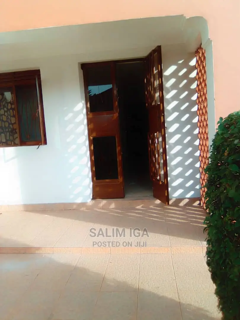 3bdrm Townhouse/Terrace in Kololo Property, Central Division for Rent