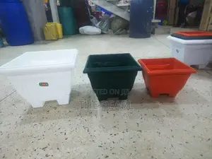 Plastic Flower Pots Squared