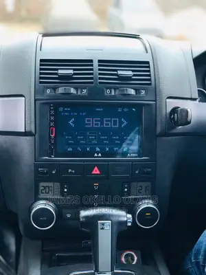 VW TOUAREG Radio Upgrade