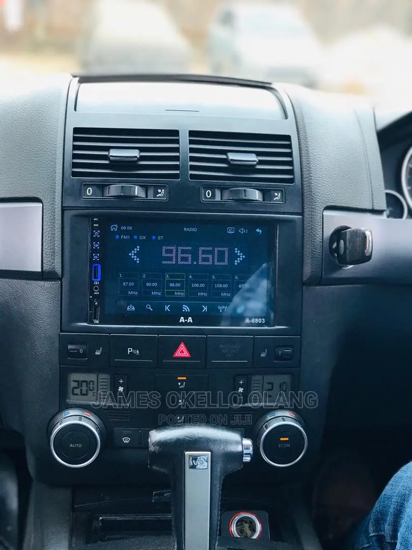 VW TOUAREG Radio Upgrade