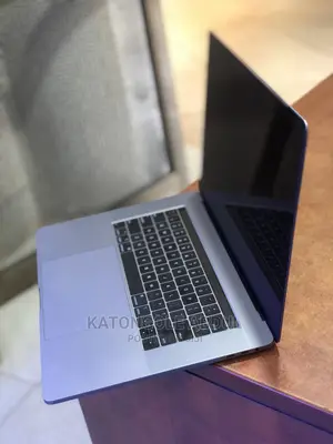 Laptop Apple MacBook 2019 16GB Intel Core I7 SSD 512GB