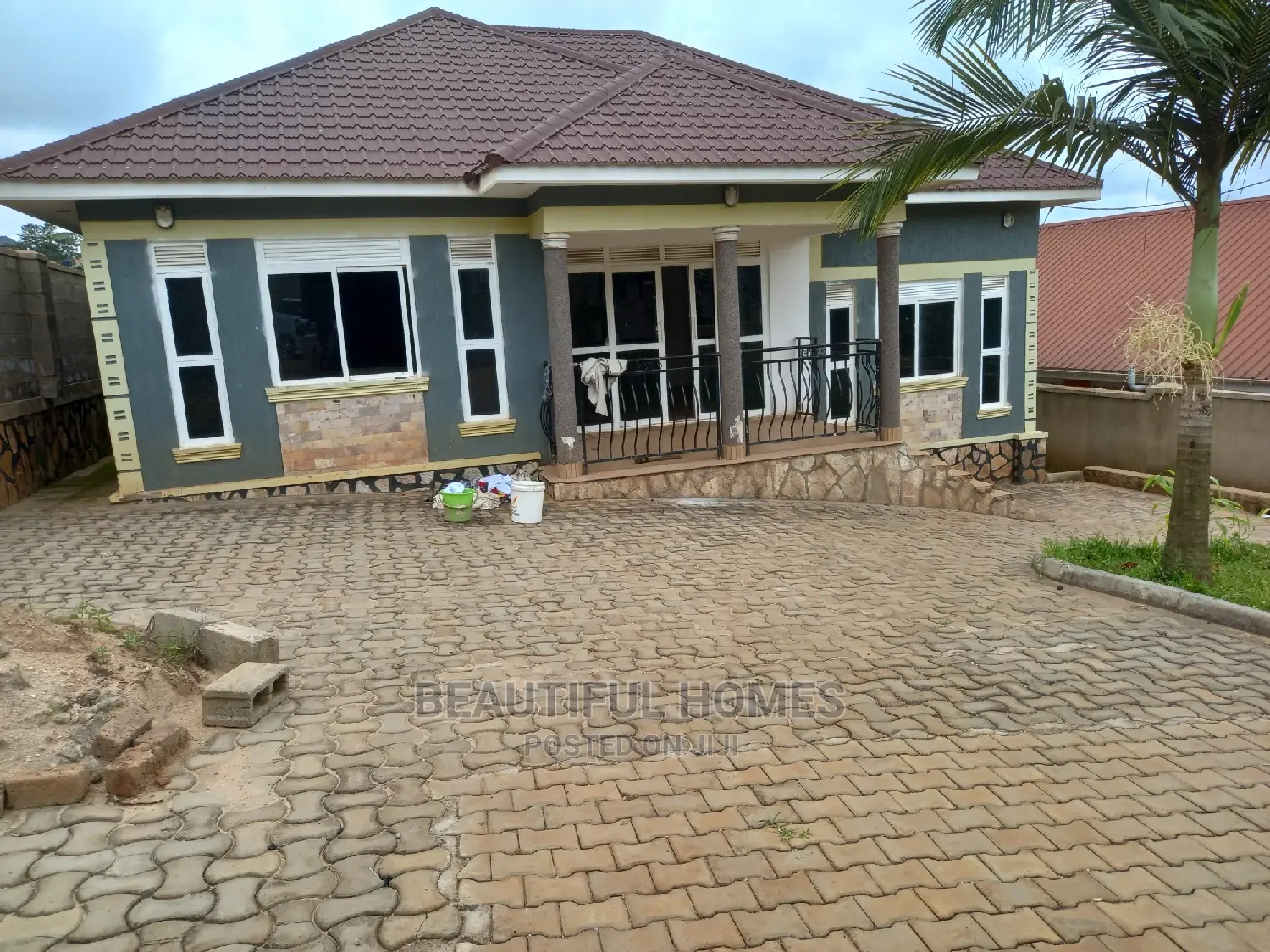 Furnished 3bdrm House in Kira Corporates for Sale
