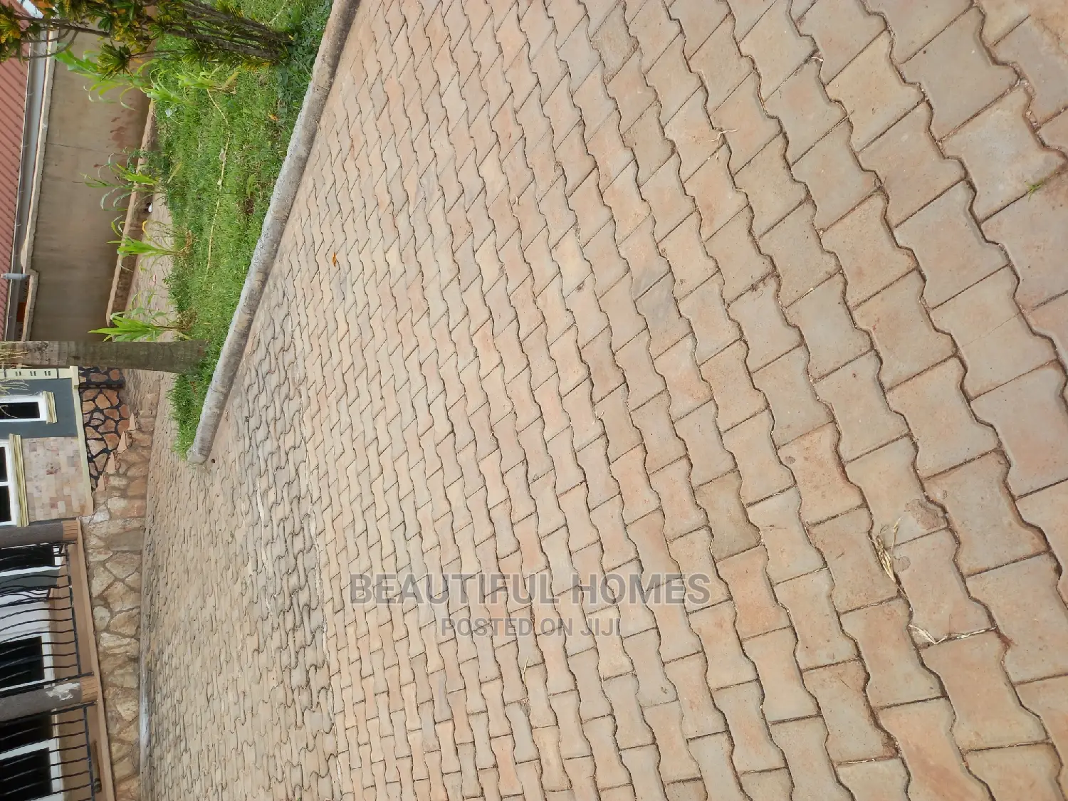 Furnished 3bdrm House in Kira Corporates for Sale