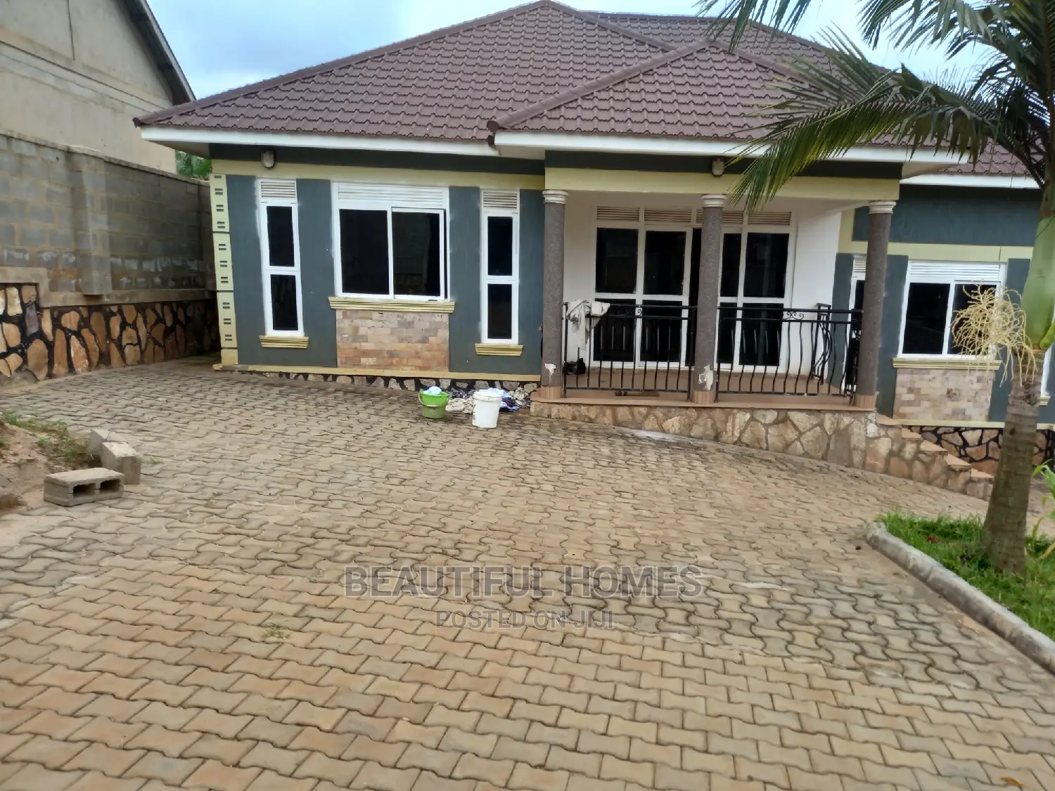 Furnished 3bdrm House in Kira Corporates for Sale