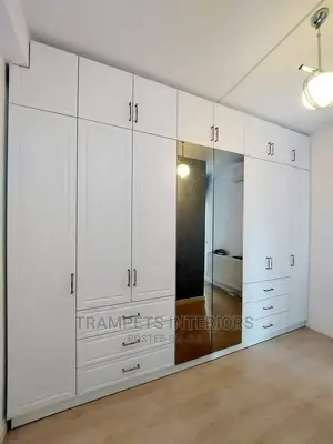 Trampets White Wardrobes Call