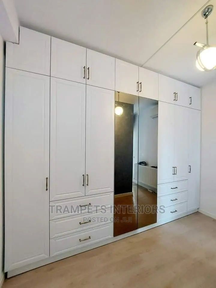 Trampets White Wardrobes Call