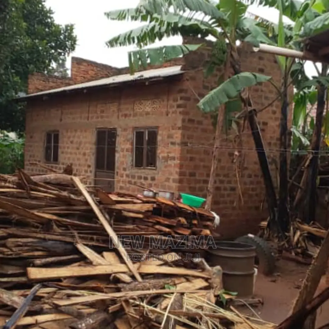 2bdrm House in Kawempe Kawanda, Central Division for Sale