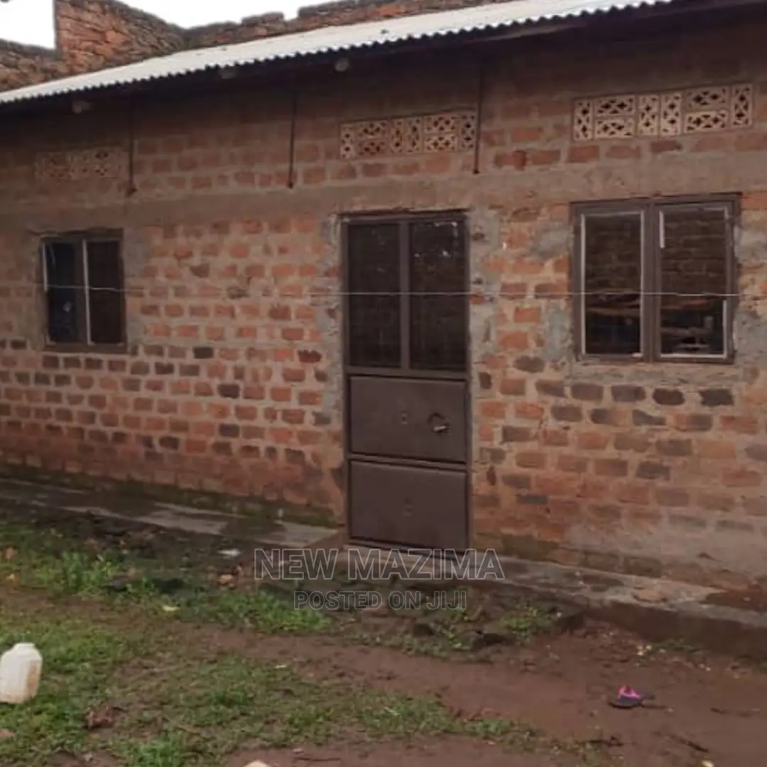 2bdrm House in Kawempe Kawanda, Central Division for Sale