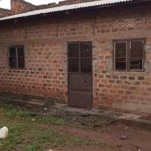 2bdrm House in Kawempe Kawanda, Central Division for Sale
