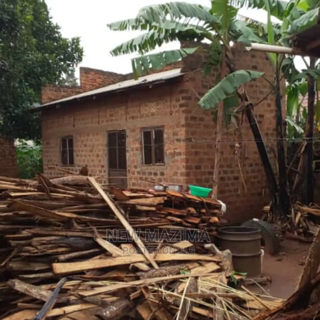 2bdrm House in Kawempe Kawanda, Central Division for Sale