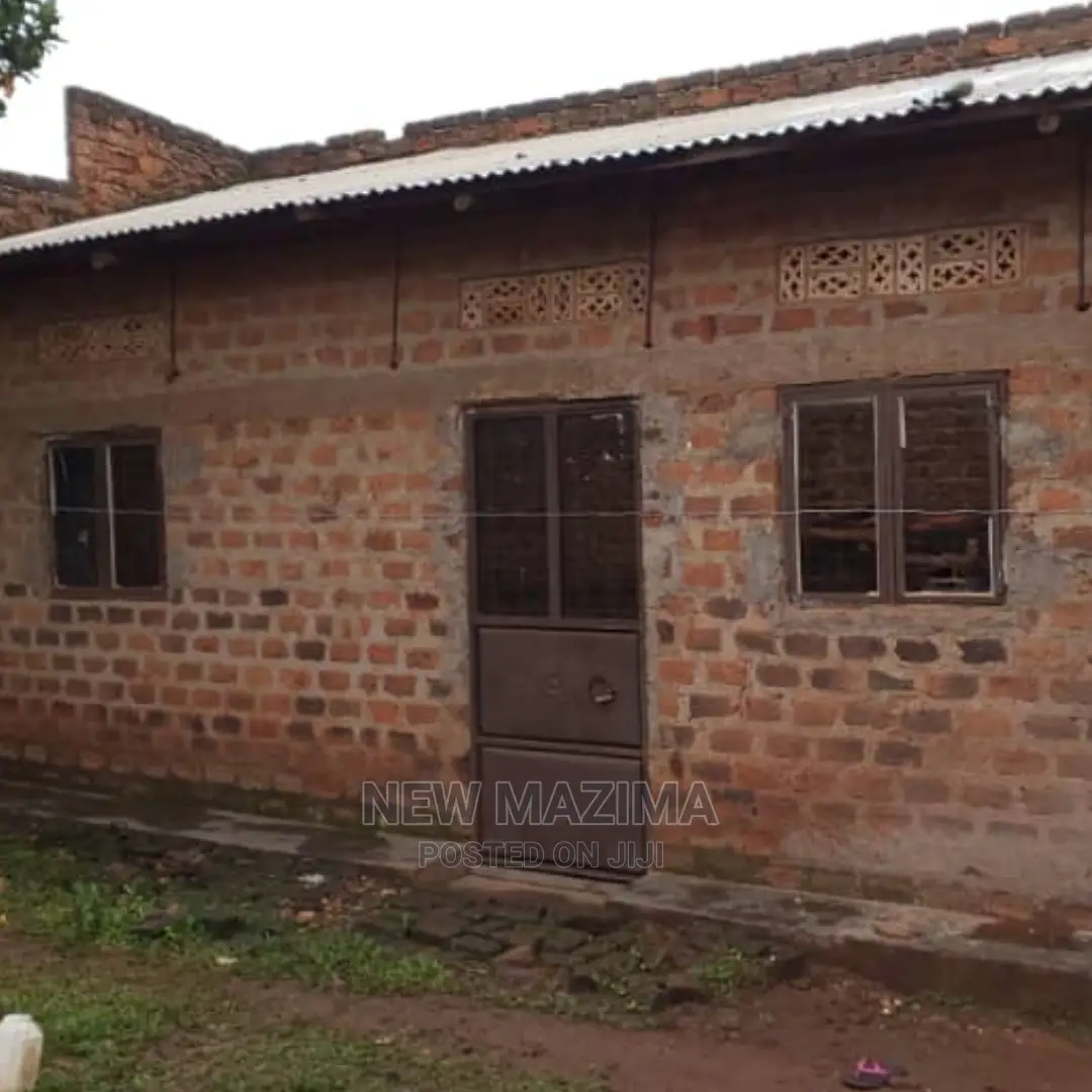 2bdrm House in Kawempe Kawanda, Central Division for Sale