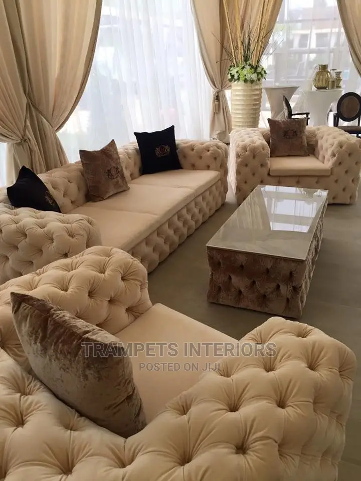 Sofa/Chesterfield Model at 1 Made Order on Call